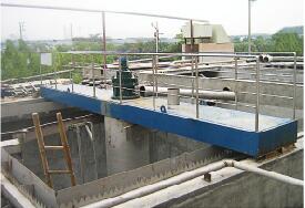 YQG型橋式刮泥機